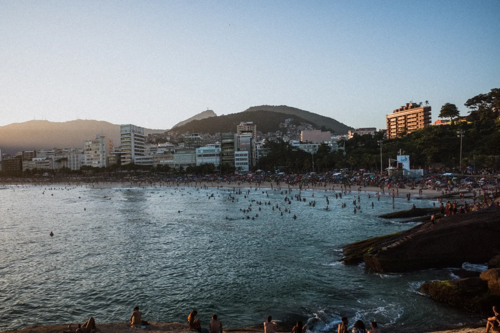 Surf and coastal viewpoint at Arpoador in Rio de Janeiro